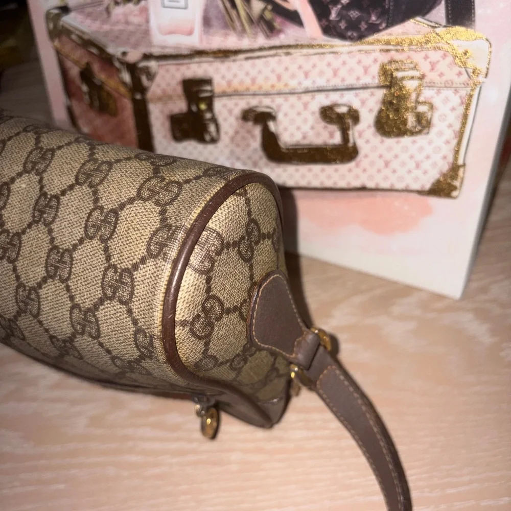 Gucci Vintage Brown and Tan Signature Logo Crossbody Bag EUC with Minor Interior - Picture 11 of 16